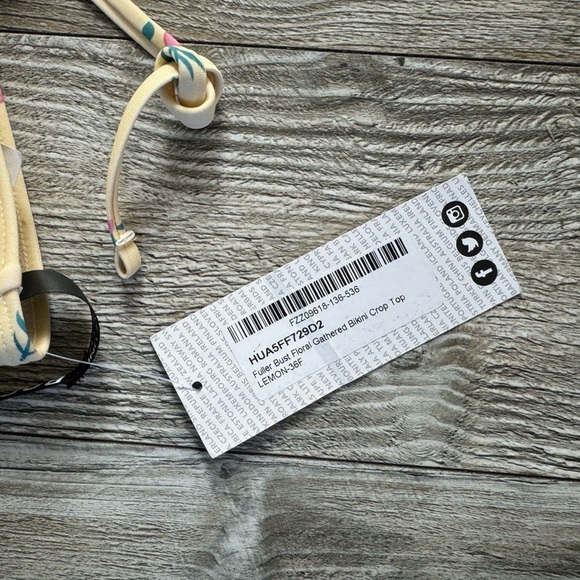 Boohoo Bikini Top - Picture 3 of 3